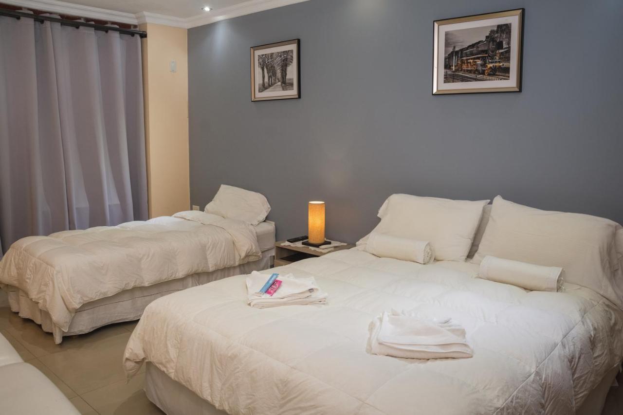 Hotel Posada Las Lengas Веинтиочо-де-Новьембре Экстерьер фото